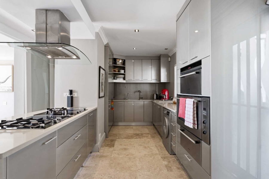 3 Bedroom Property for Sale in Fresnaye Western Cape